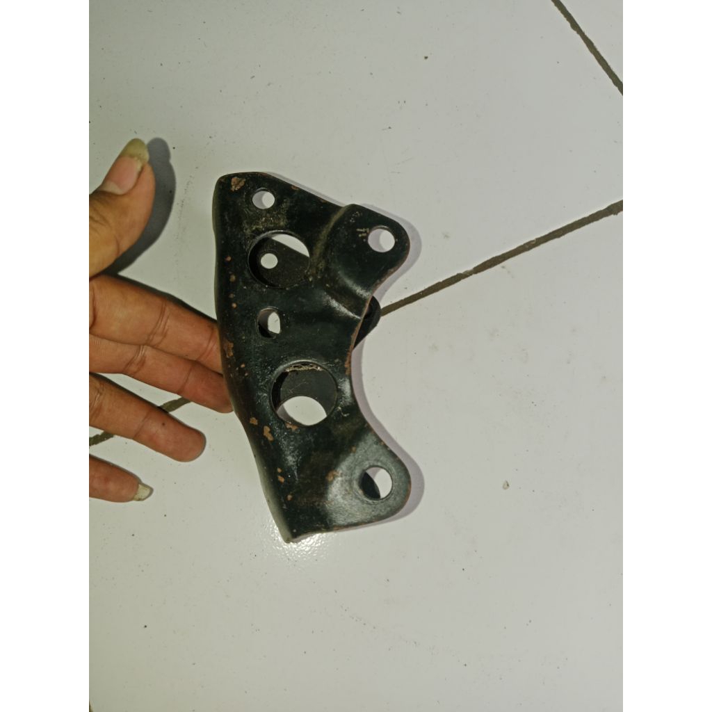 pangkon dudukan mesin honda gl cb megapro original copotan motor