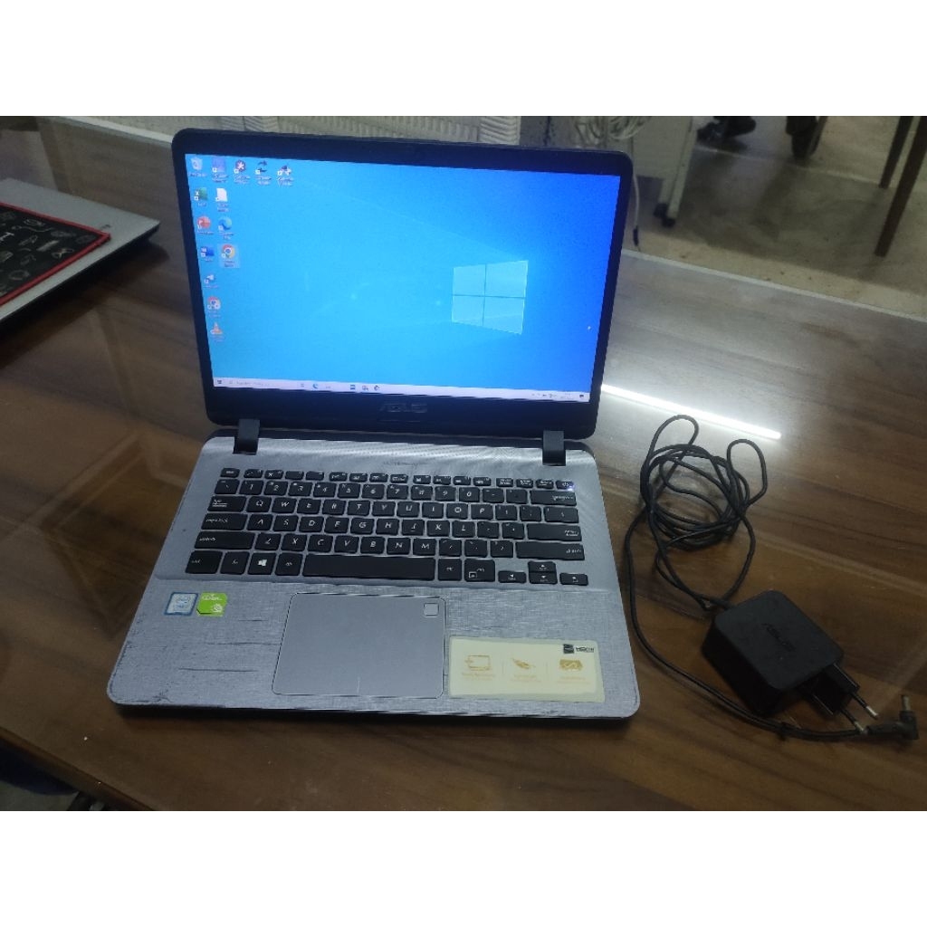 Asus Vivobook A407UF 14" FULL HD core i7
