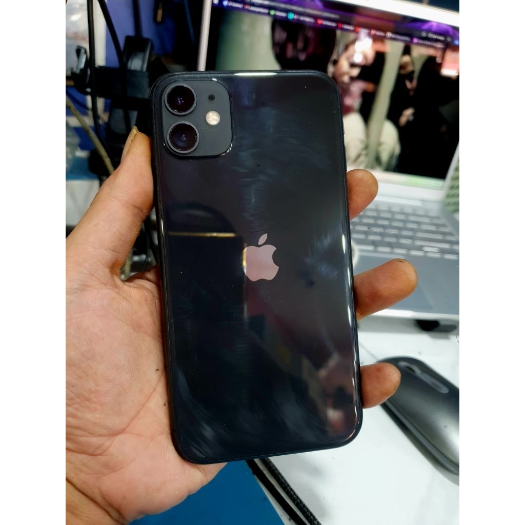 iphone 11 64gb lock icloud