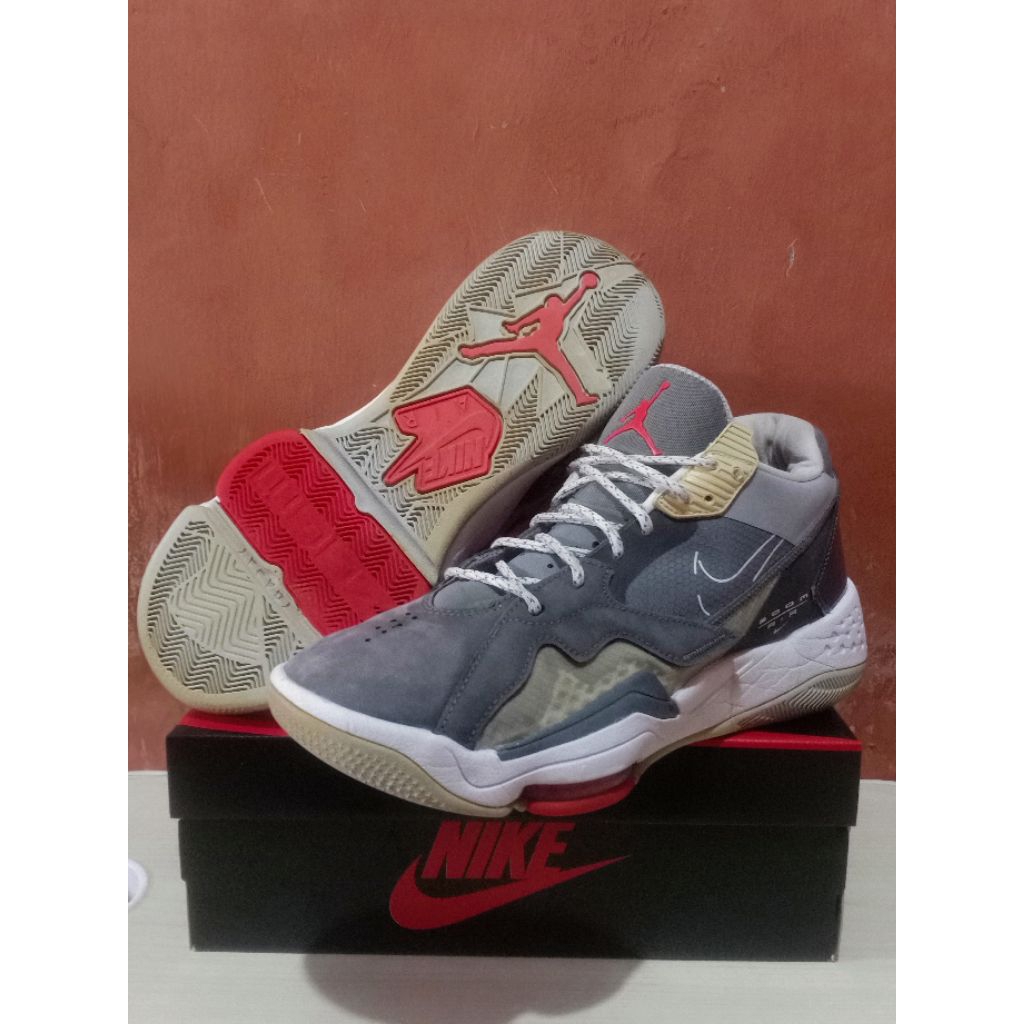sepatu basket/second size 44