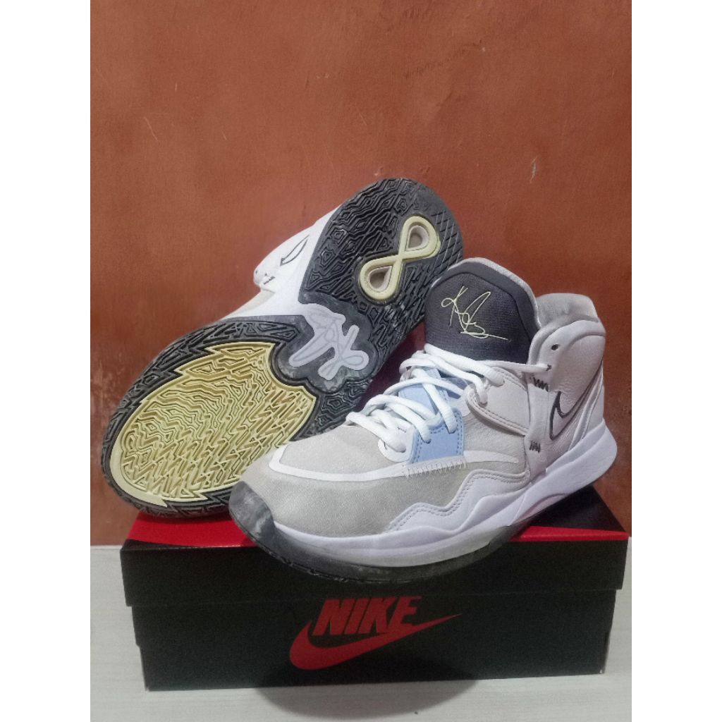 sepatu basket second size 44,5