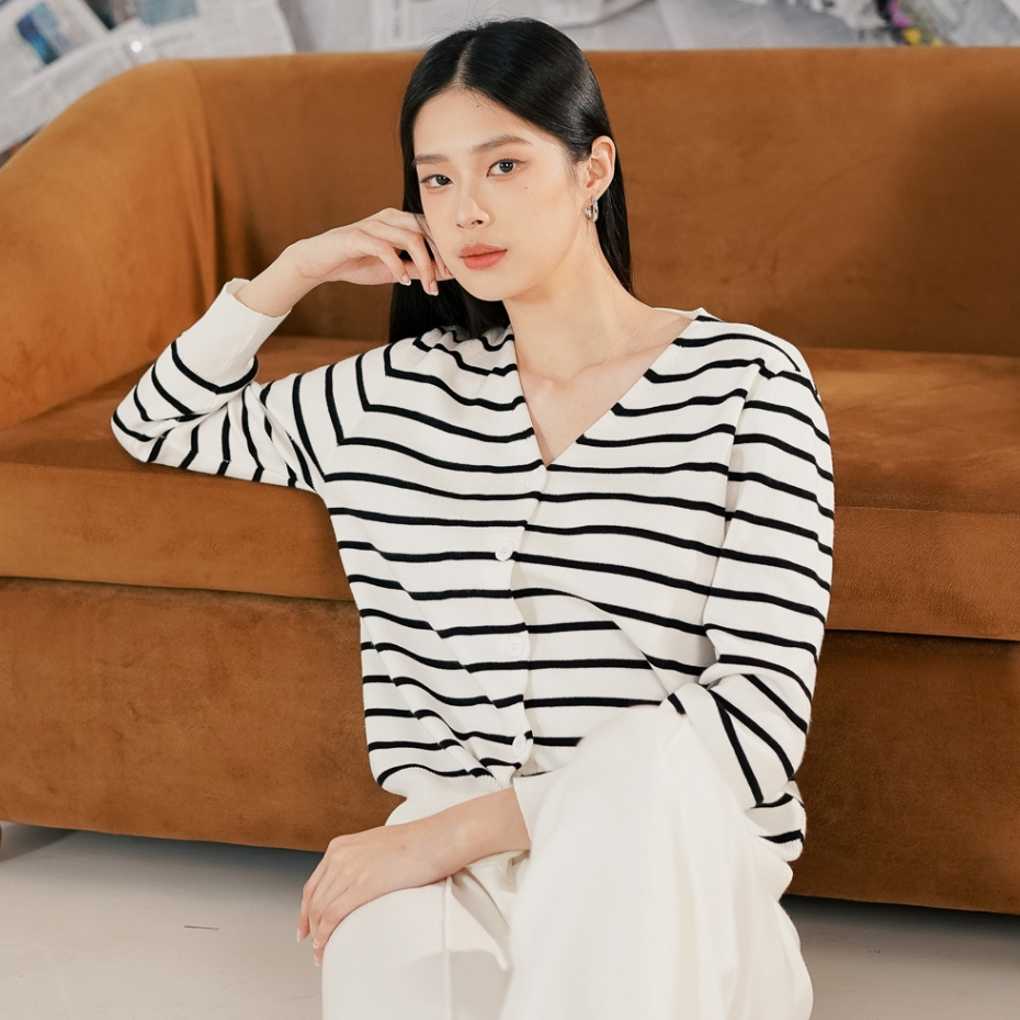 This Is April Atasan Outerwear Rajut Stripe Wanita Lengan Panjang Esme Cardigan White dan Black REST