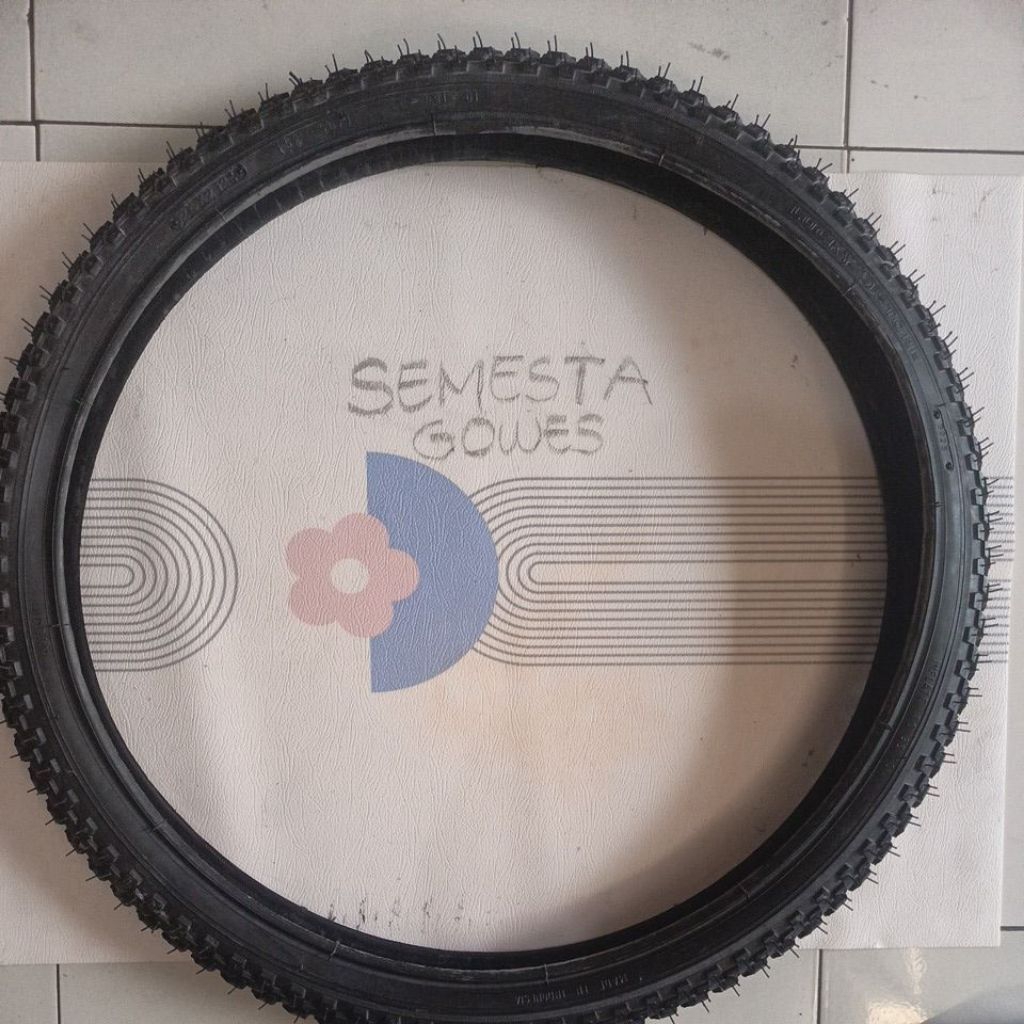 ban luar sepeda 24x2.125 Kenda Hitam kotak