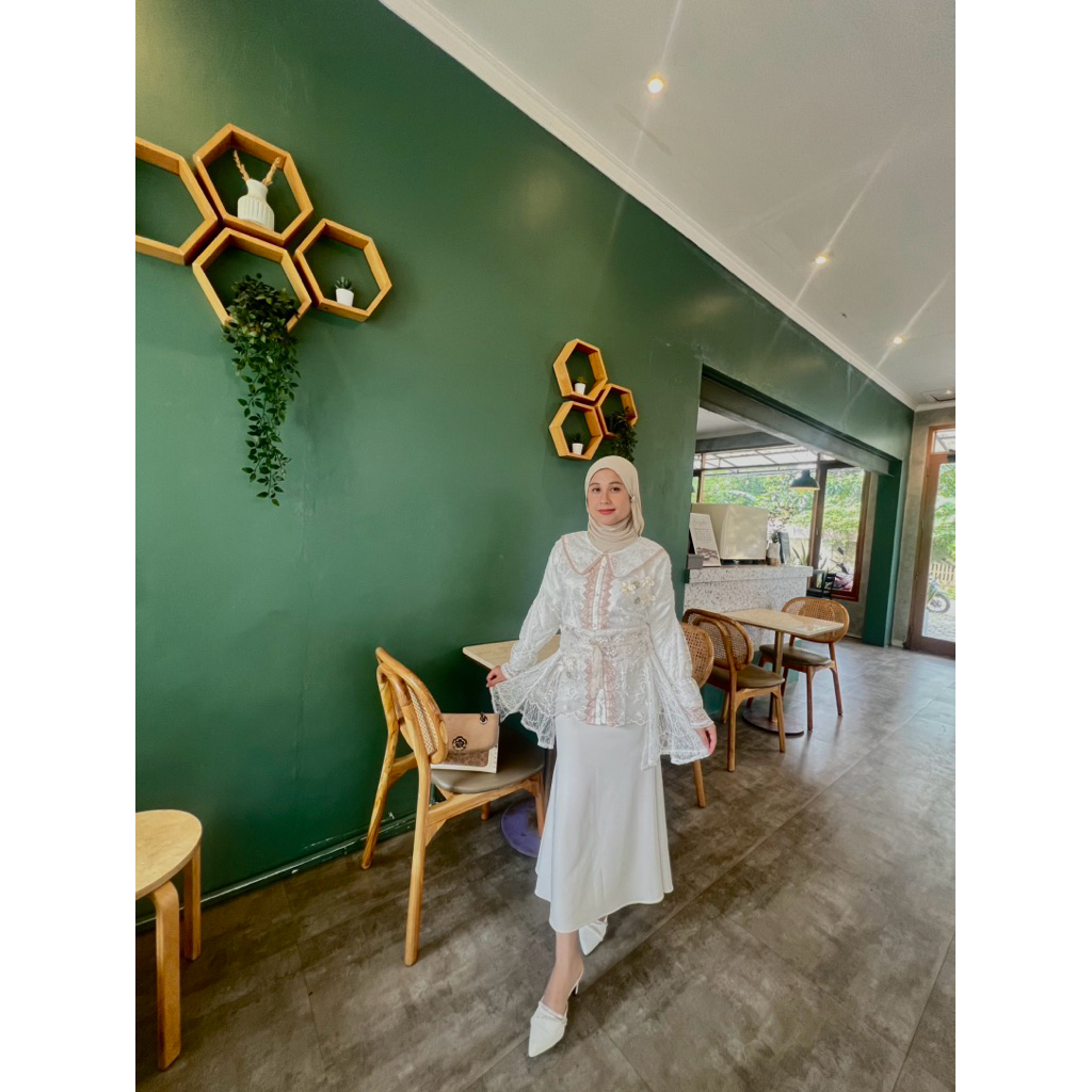 Blouse putih kondangan