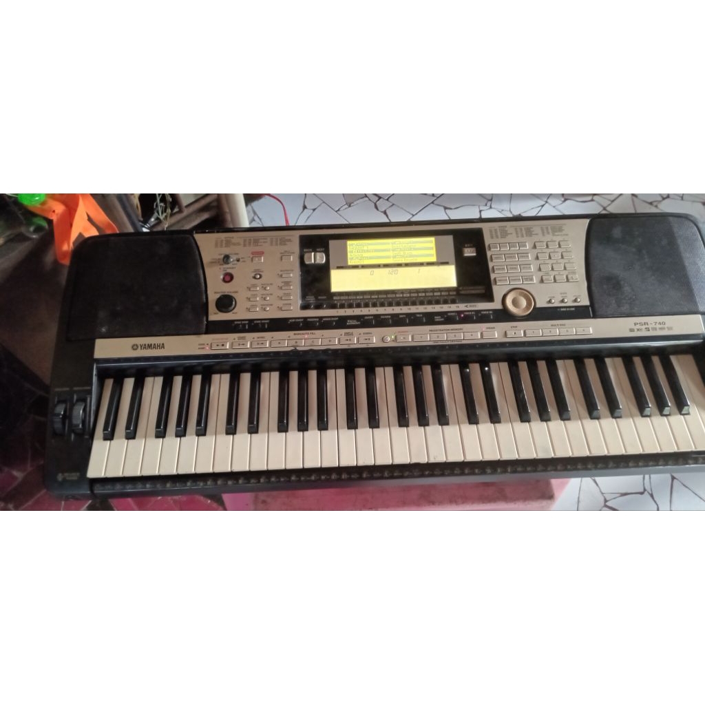 Keyboard YAMAHA PSR-740