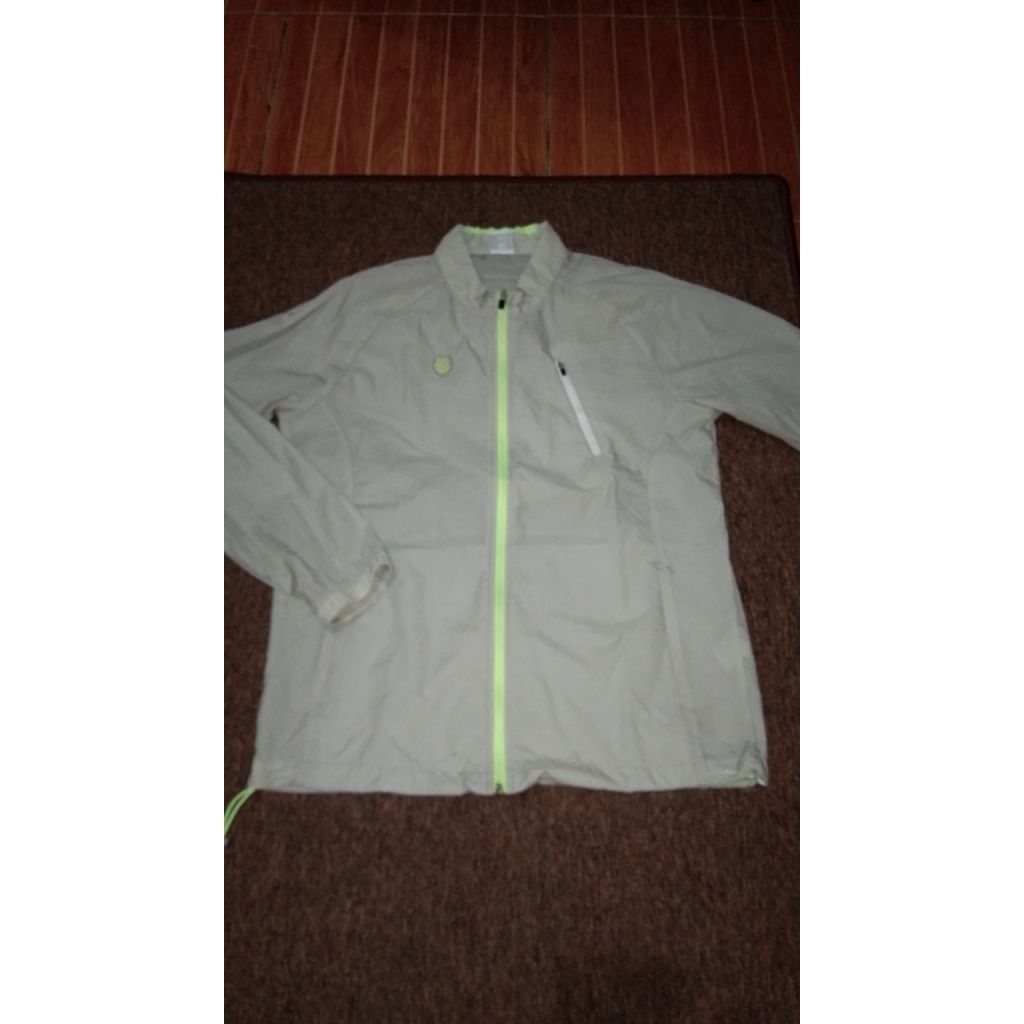 Perjaketan kswiss.nevada preloved butik