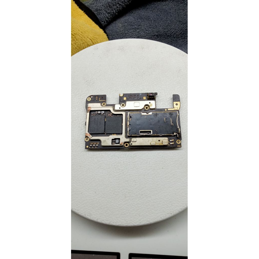 Mesin Android Oppo (F5) eMMC Hynix H9TQ26ACLTMC