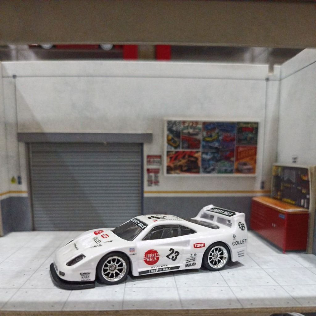 hot wheels Ferrari F40 LBWK ATHLETE putih lembayung