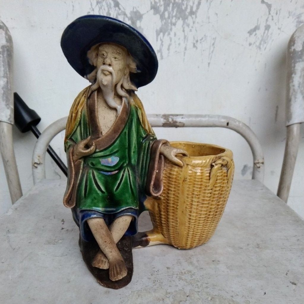 PATUNG KERAMIK NELAYAN CINA VINTAGE