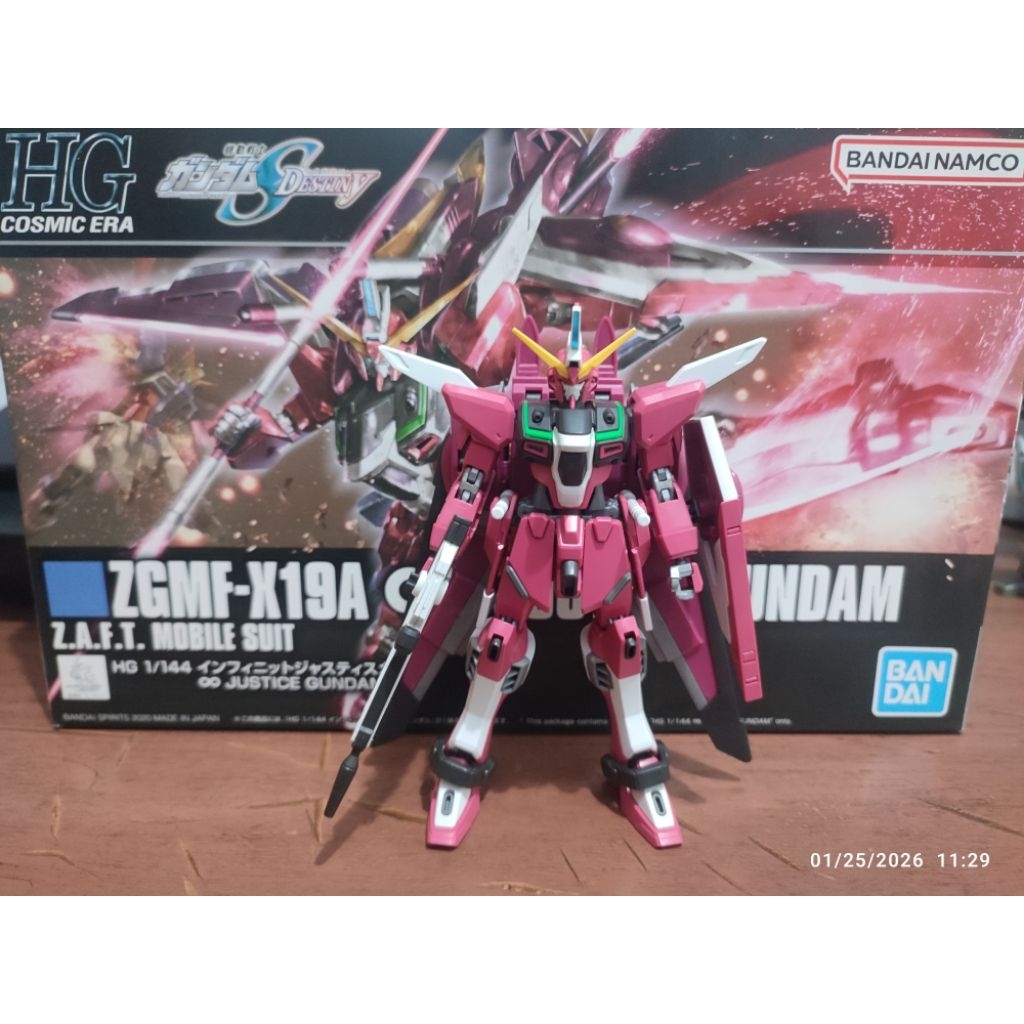 HG infinite justice gundam BANDAI sudah rakit.