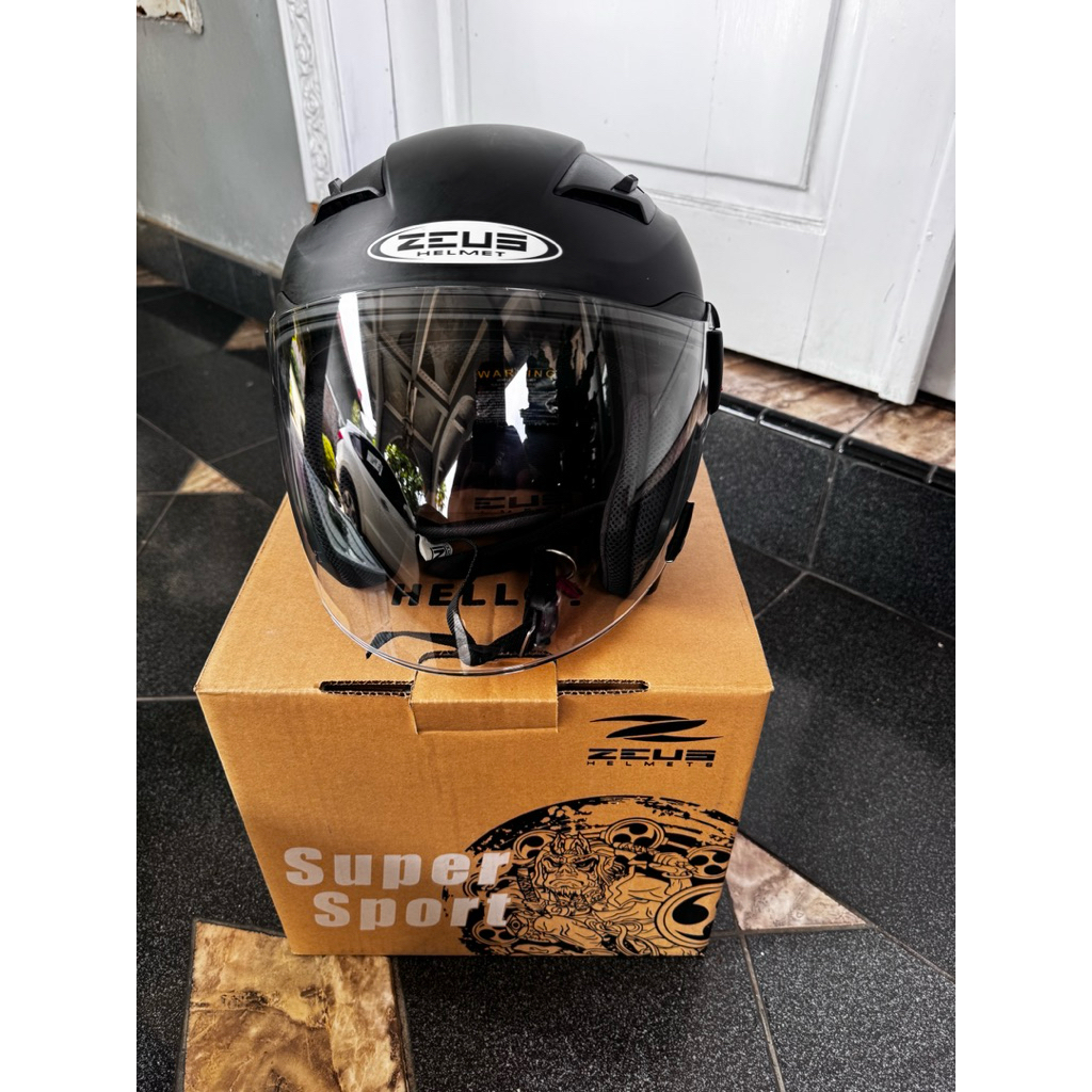 DIJUAL HELM ZEUS ZS 611 SOLID BLACK MATT – SECOND LIKE NEW
