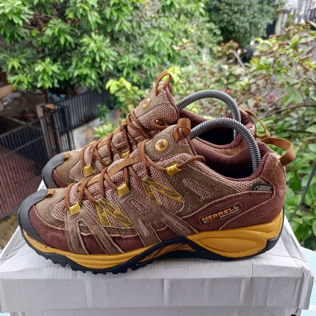 Sepatu gunung outdoor merrell size 40