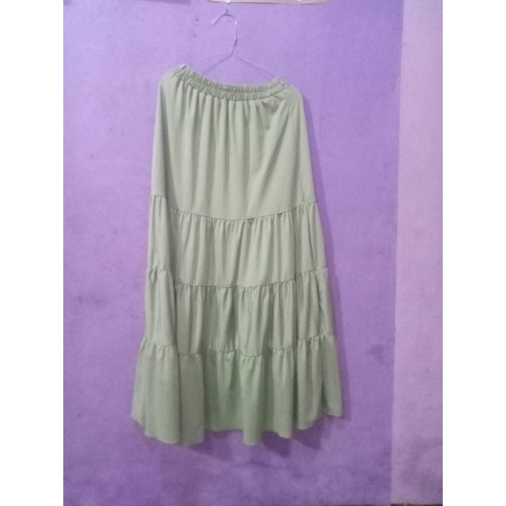 [PRELOVED] Rok Panjang Tiered Skirt Sage Green - Flowy Maxi Skirt.