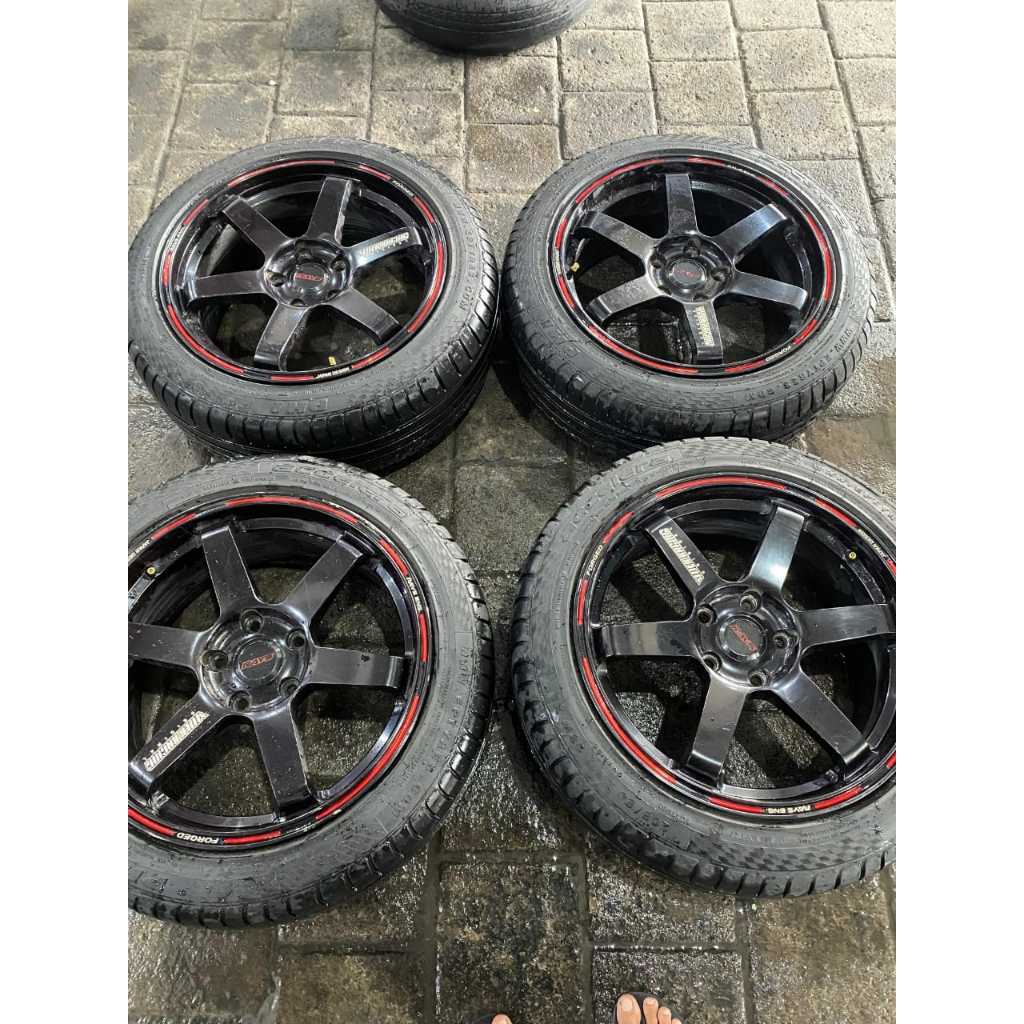 VELG MOBIL RACING VOLK RAYS TE37 RING 17 LEBAR 7,5 LUBANG BAUT PCD 5X114 + BAN 205 50 R17 PELEK