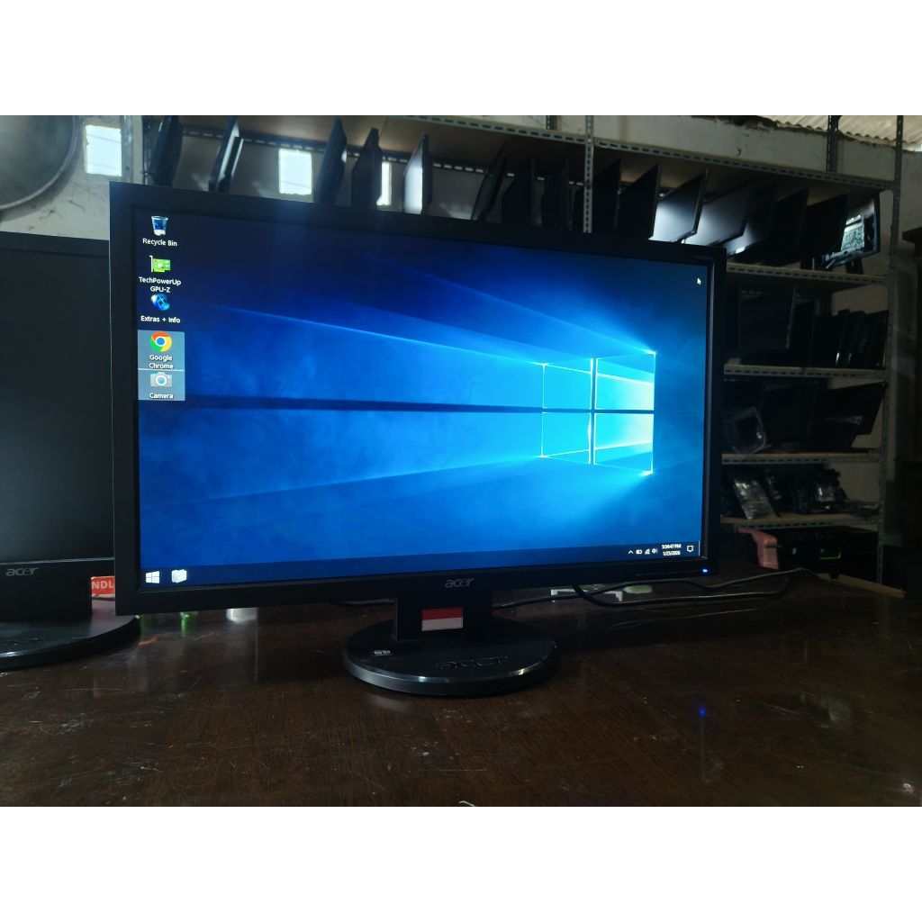 Monitor LCD  ACER 24 inchi.VGA /DVI-D IN.normal siap pakai