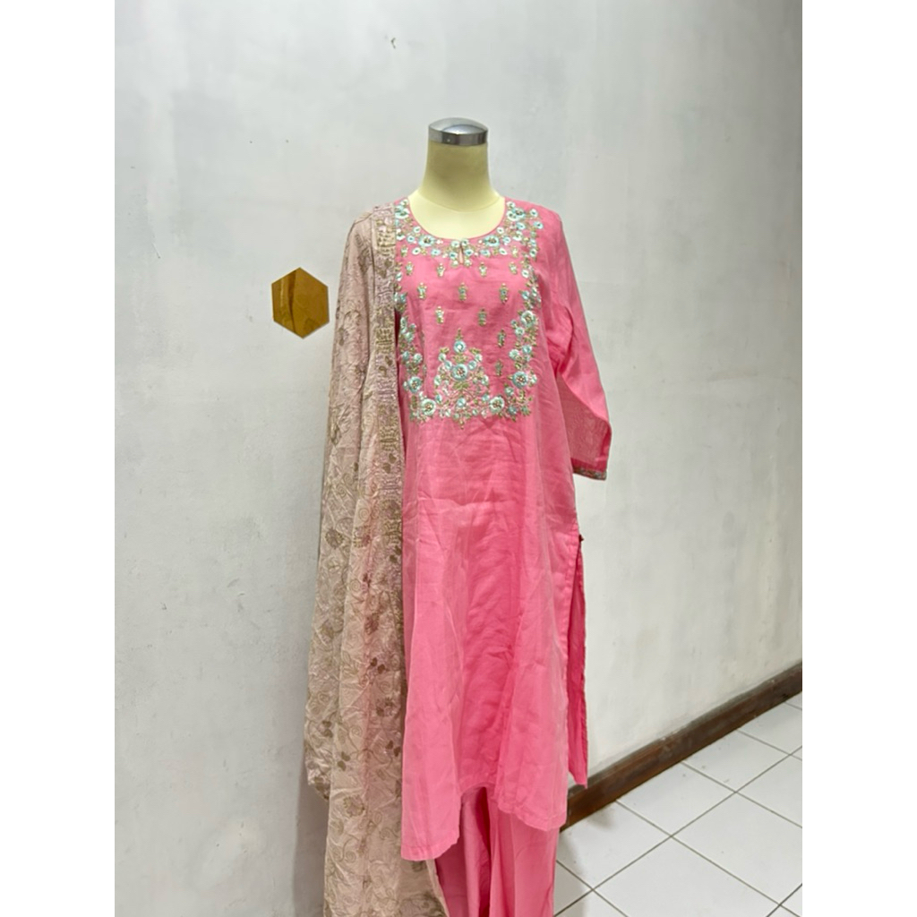 set kurti Pakistan
