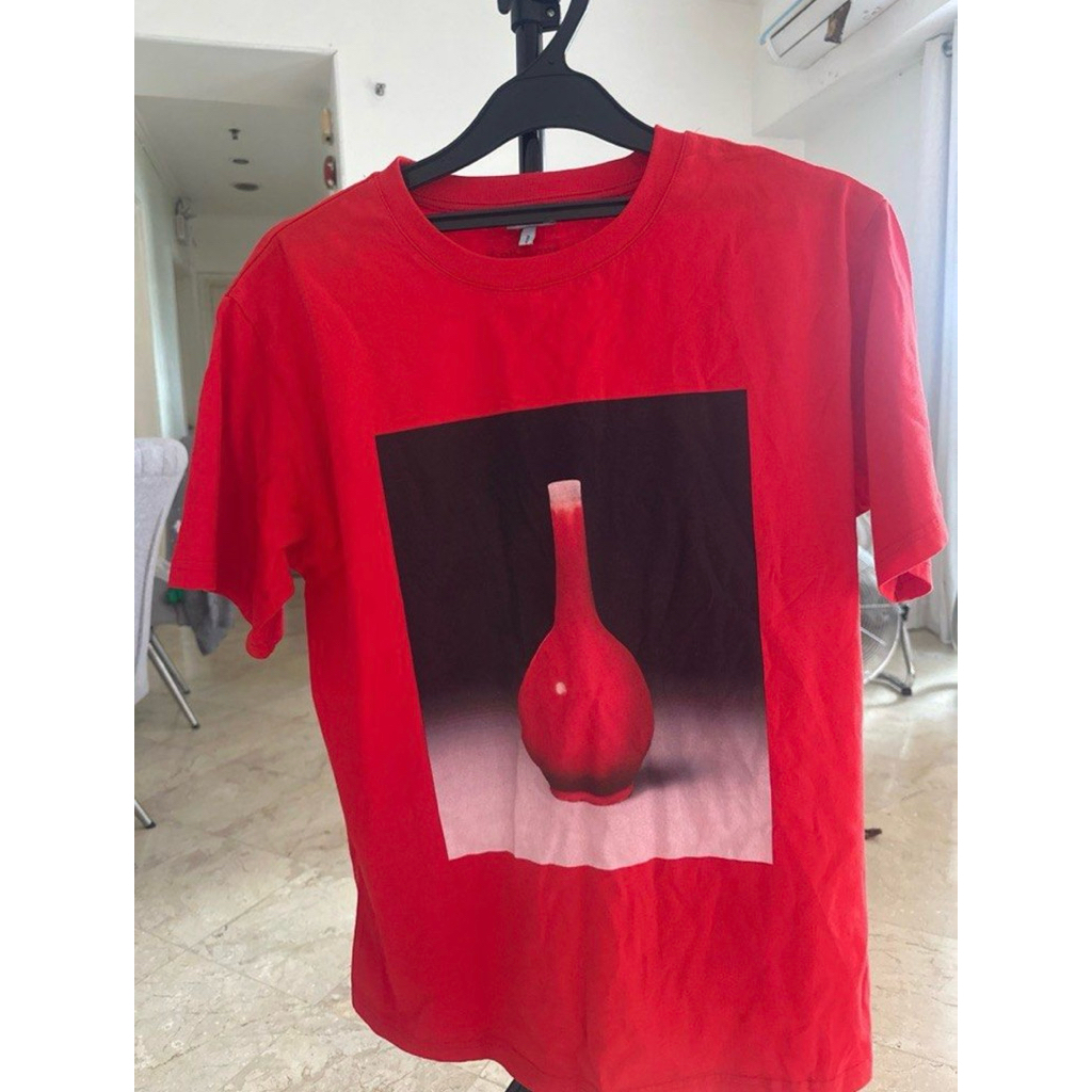 sweater gucci butik dan kaos merah loewe