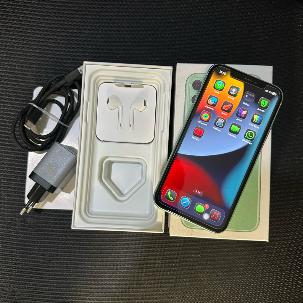 IPHONE 11 128GB FULLSET NO MINUS SINYAL TRI, INDOSAT ONLY