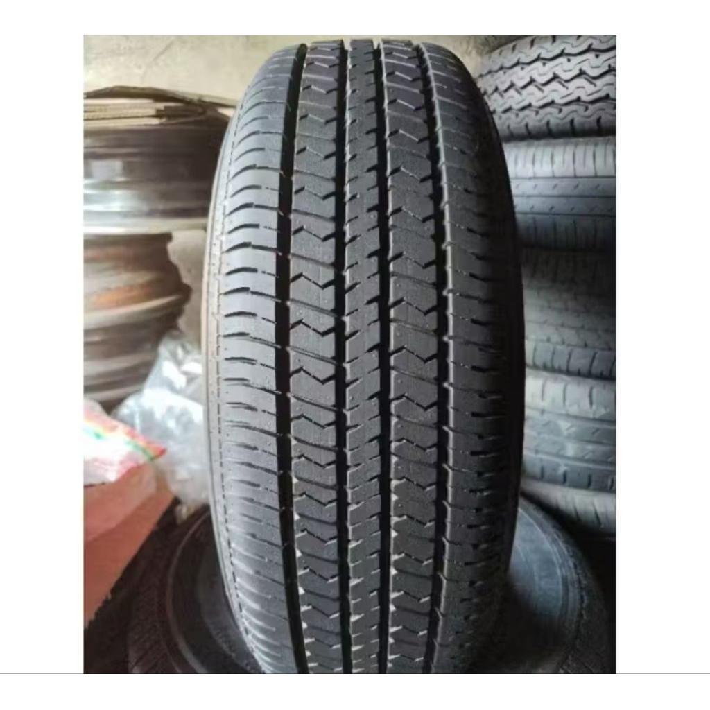 Ban mobil second tubeless 205/65 ring 15 Dunlop/brigstonee/Achilles