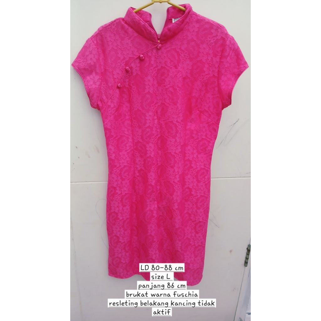 Dress cheongsam pesta brukat party imlek fuschia