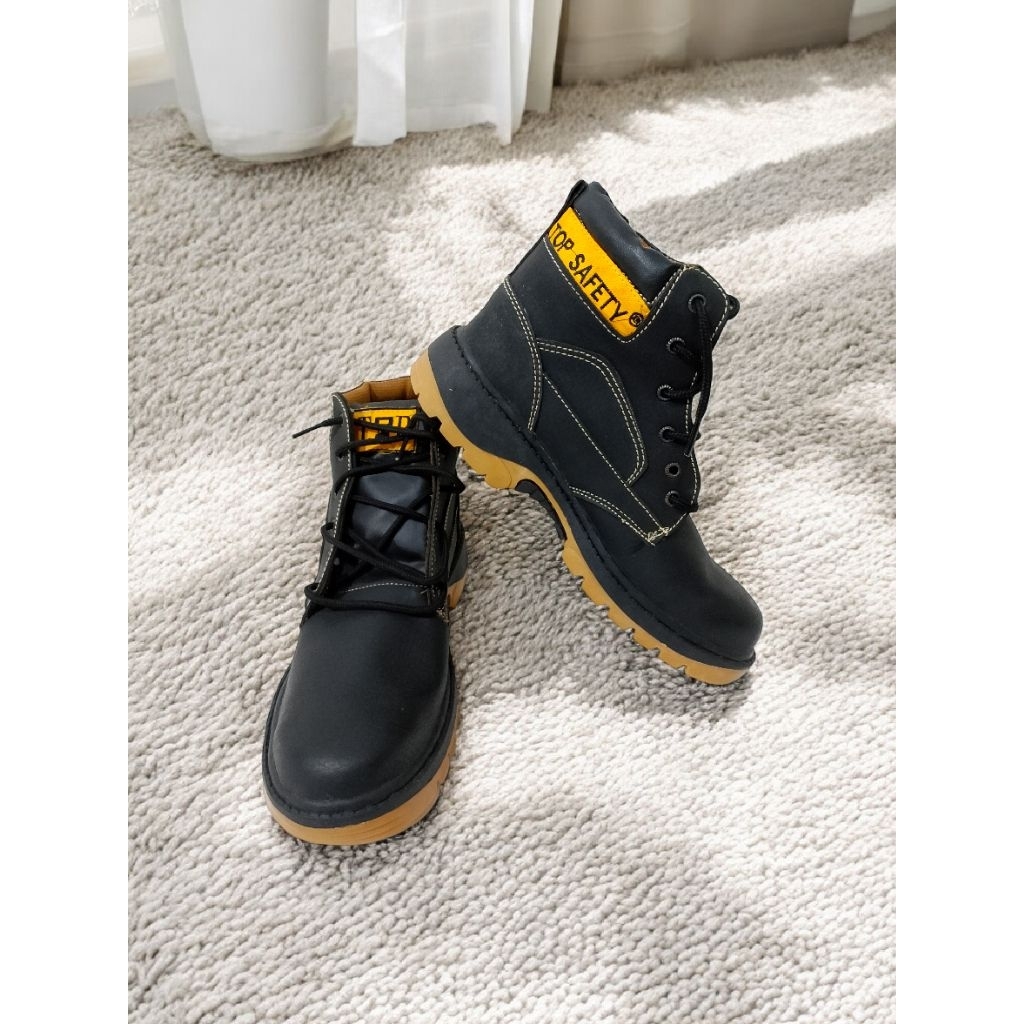 Sepatu Safety Pria NO 42 (Sepatu APD)