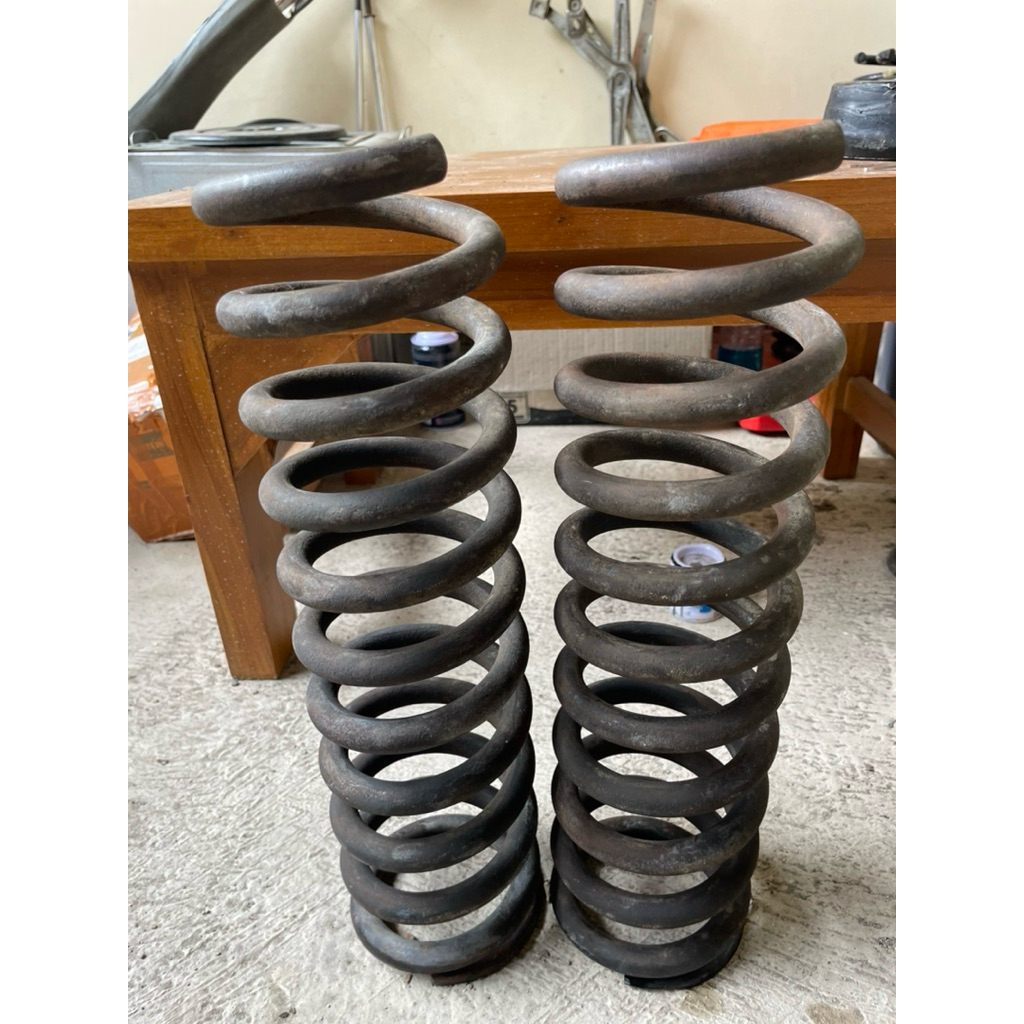 Coil Spring Per Depan Original Mercedes W124