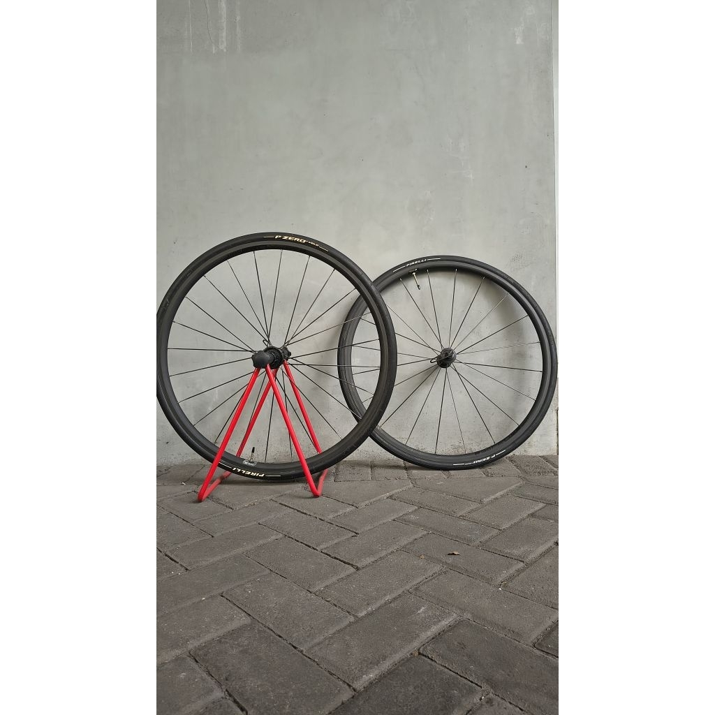 wheelset DT Swiss PR 1400 dicut upgrade 54T plus Pirelli P zero