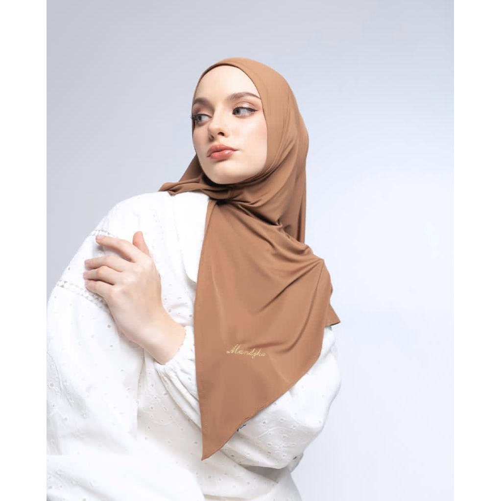 MANDJHA SHEILA BERGO DAILY HIJAB BERGO IVAN GUNAWAN