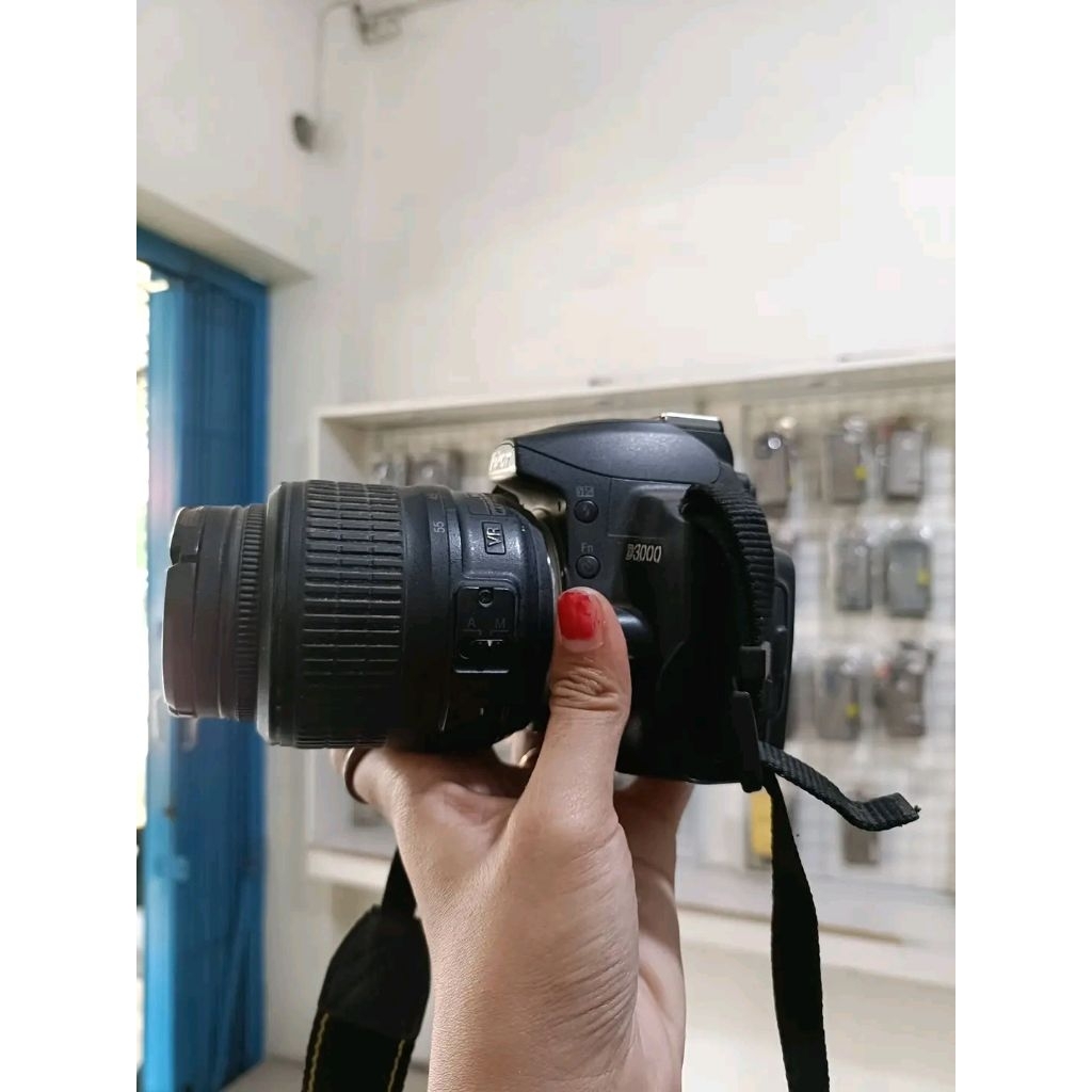 NIKON D3000