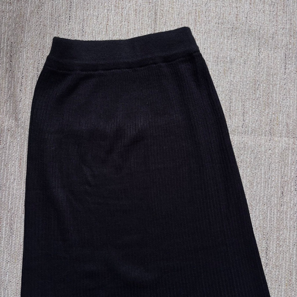 Rok Span Rajut Hitam
