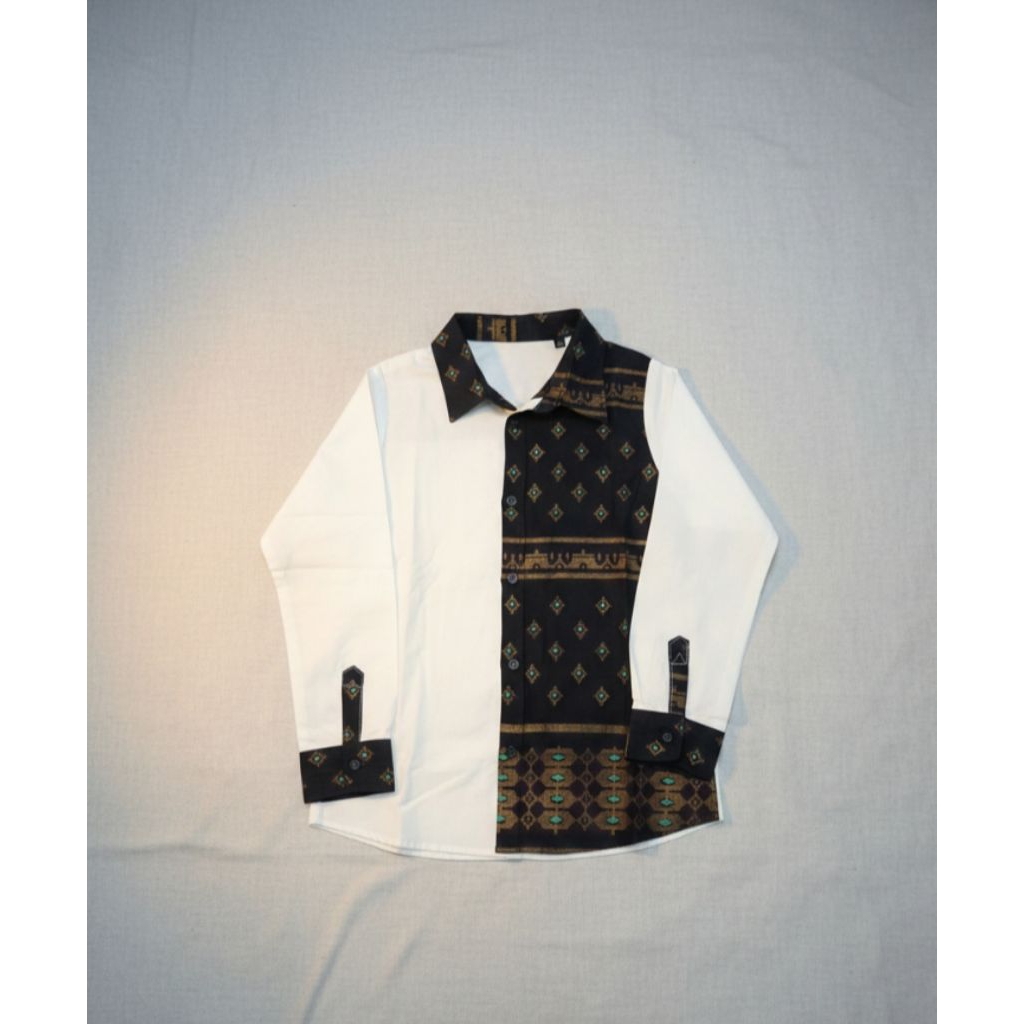 Kemeja Batik Modern Kombinasi putih elegan