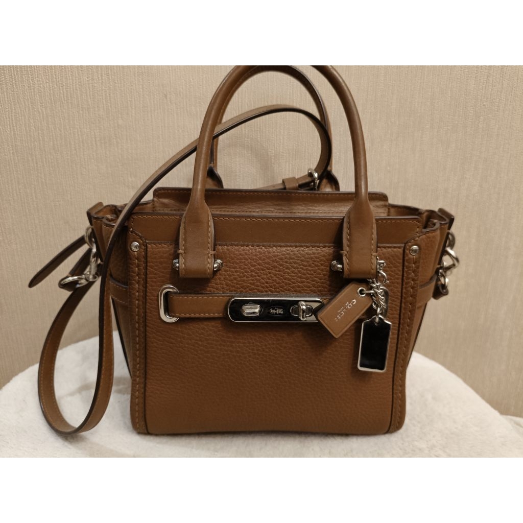 coach tas selempang warna coklat tua