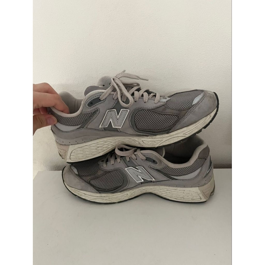 jual sepatu bekas NB 2002r