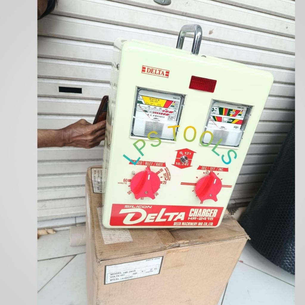 Battery charger DELTA 5A HR 2415