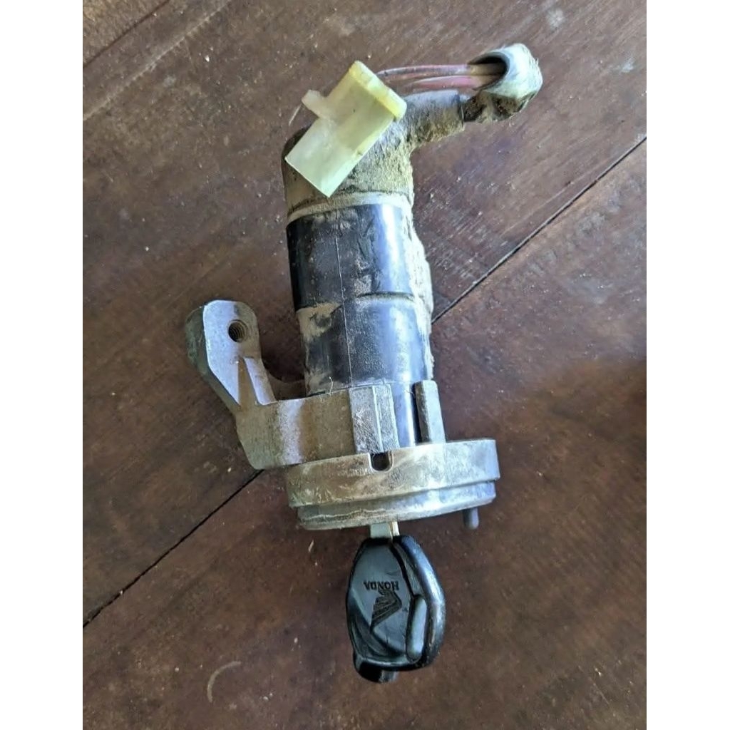 kunci kontak beat / scoopy 2009/ 2019