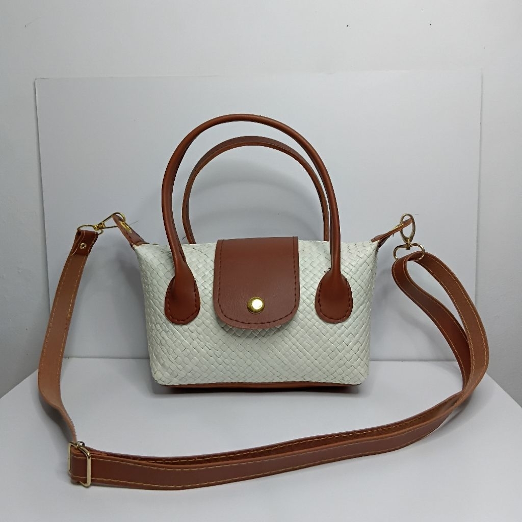 Tas anyaman pandan / Tas pandan / Tas selempang pandan / Tas  selempang pandan lidah / Tas pandan li