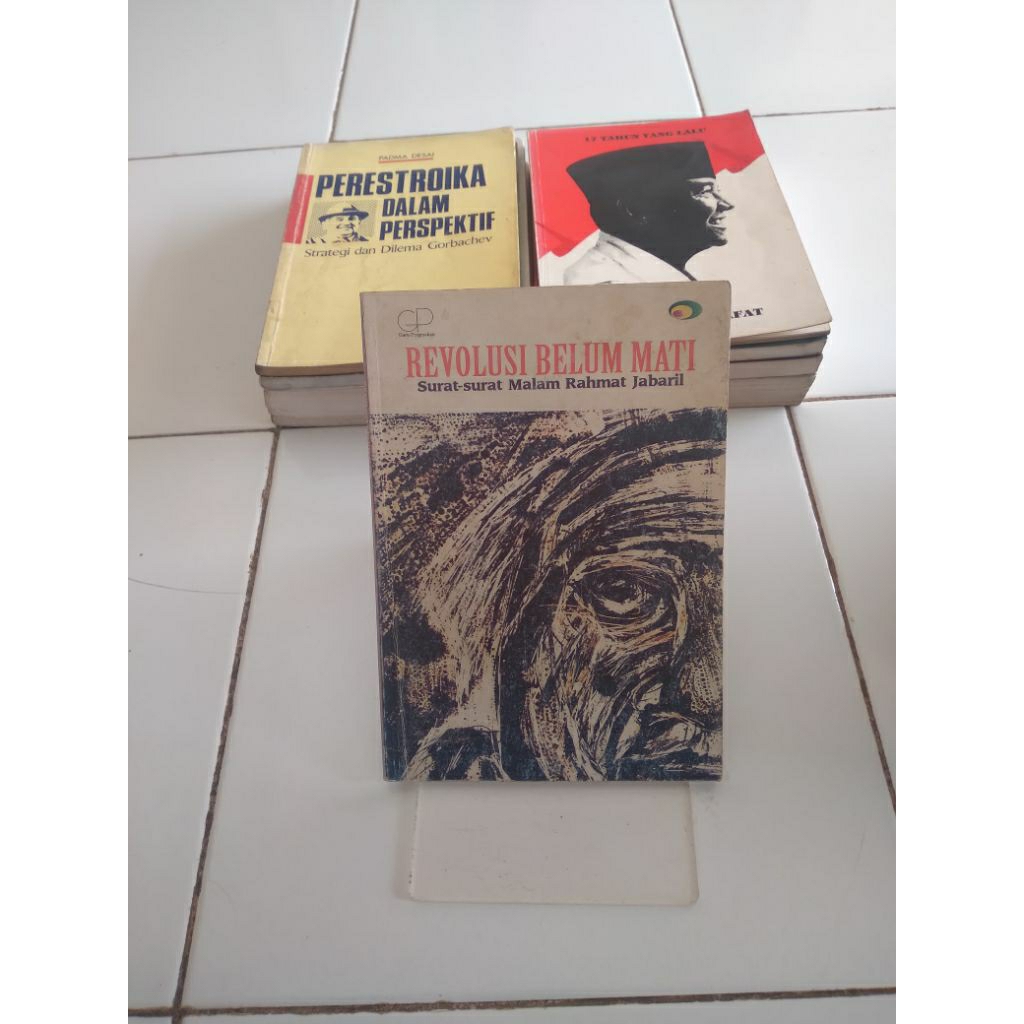 revolusi belum mati surat-surat malam rahmat jabaril
