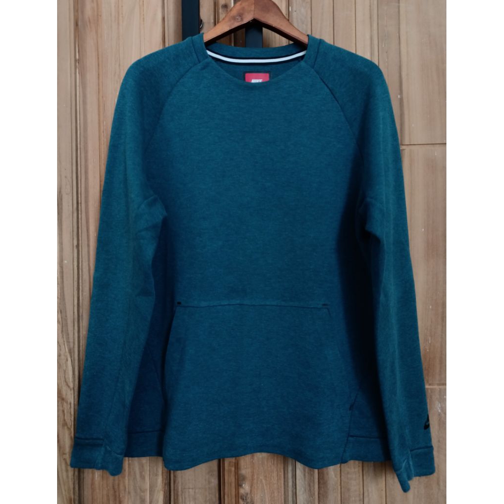 crewneck nike tech size L