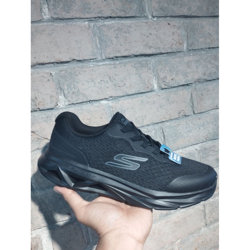 SEPATU SKECHERS GO RUN GLIDE STEP MEN-SKE221041BBK/NVY