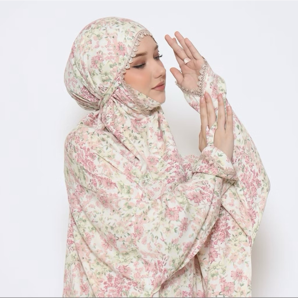 Preloved MM Mukena Terusan Renda Menutup Dagu Terawih Motif Flower Pink Bunga Tas Travelling Viscose