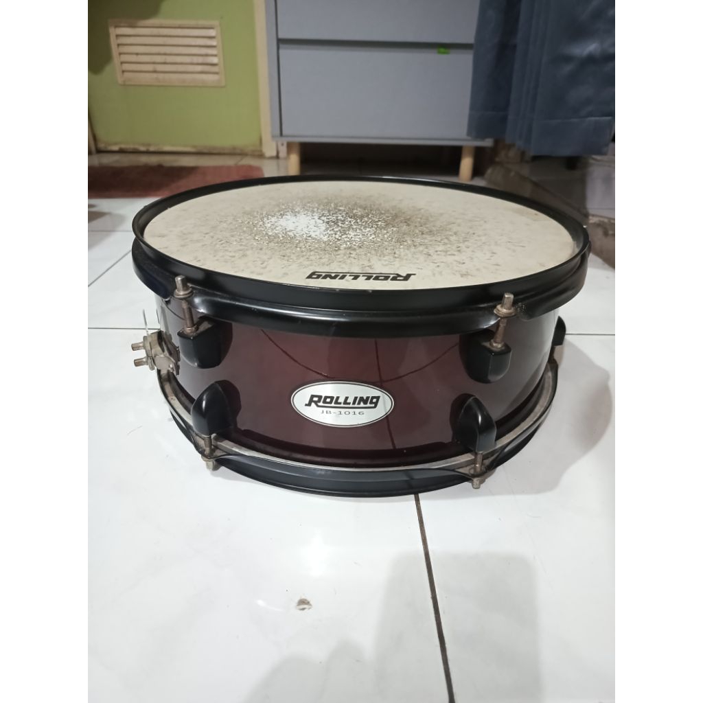 Snare drum rolling 14 inc