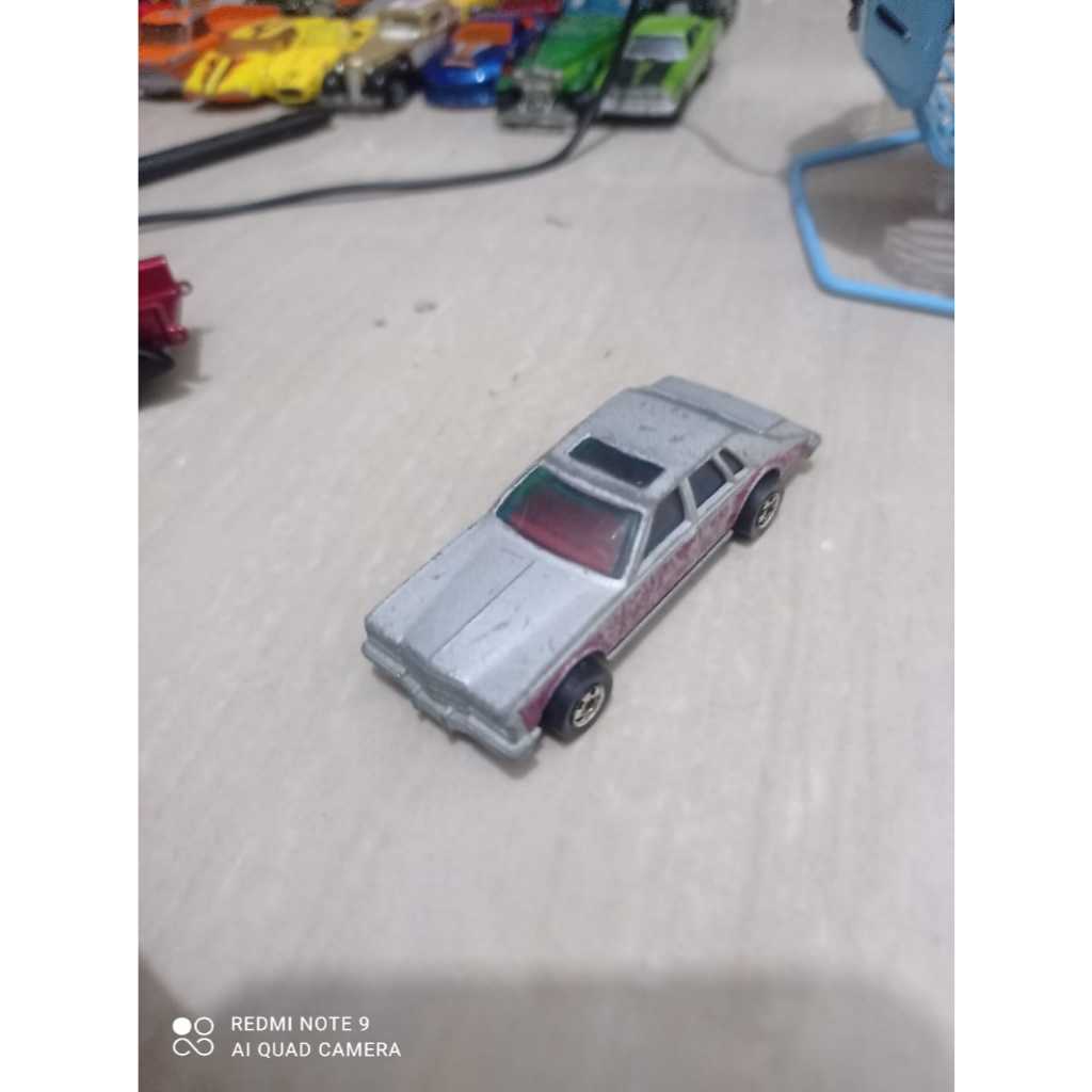 Hotwheels vintage made in hongkong hong kong cadillac seville loose