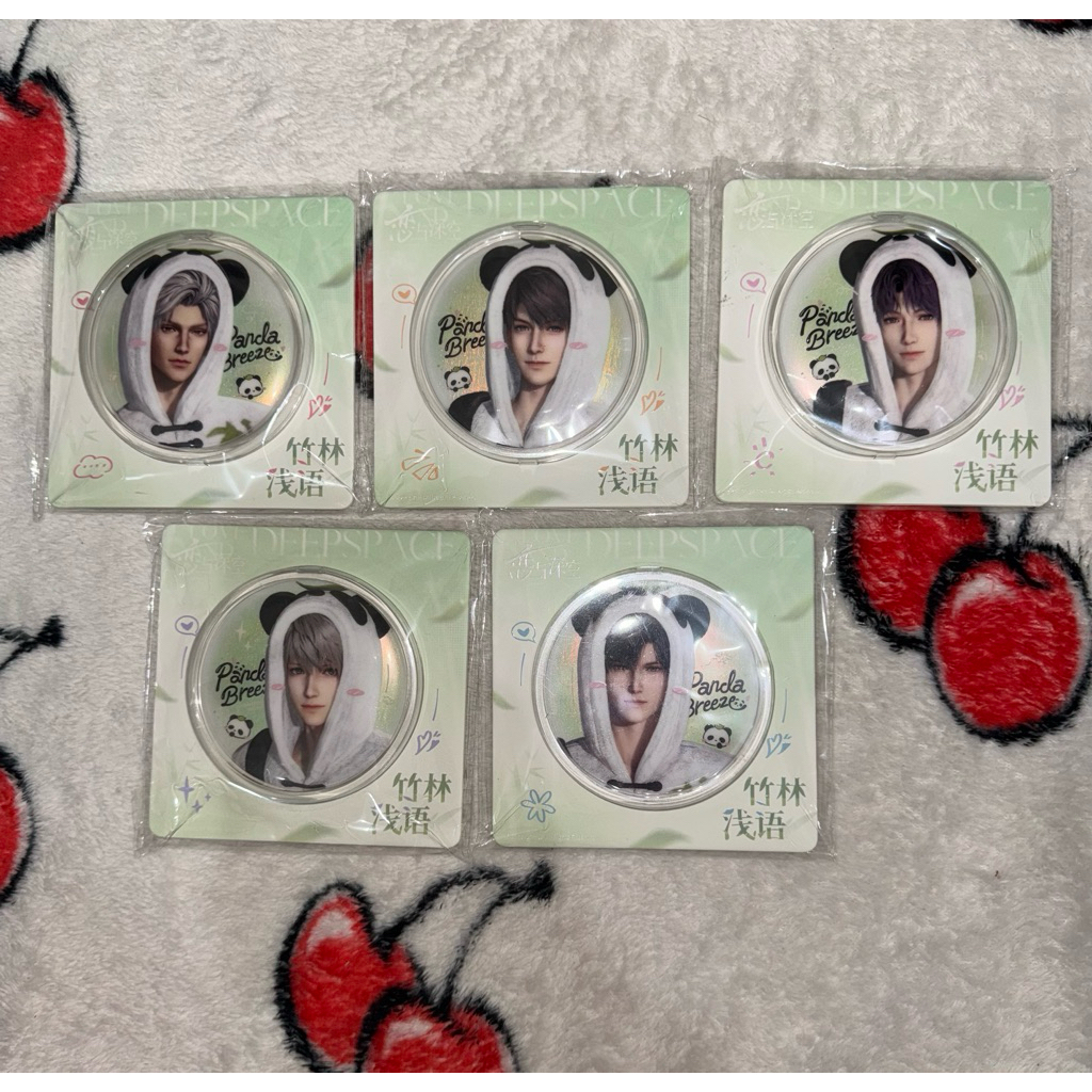 OFFICIAL MERCH BADGE XAVIER CALEB RAFAYEL SYLUS ZAYNE LOVE AND DEEPSPACE LADS