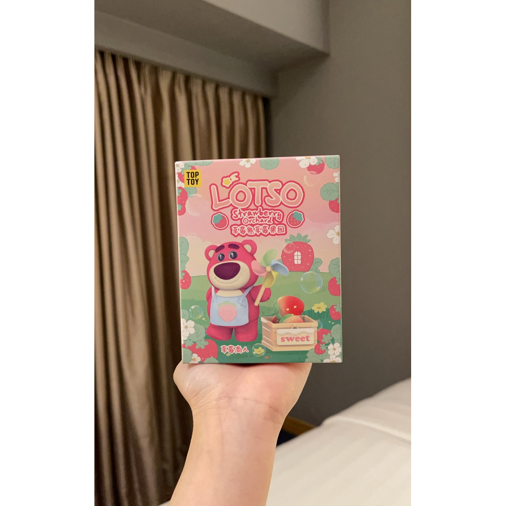TOP TOY - Disney Toy Story Action Figure Box Lotso Strawberry Orchard Series Surprise Box Blind Box 