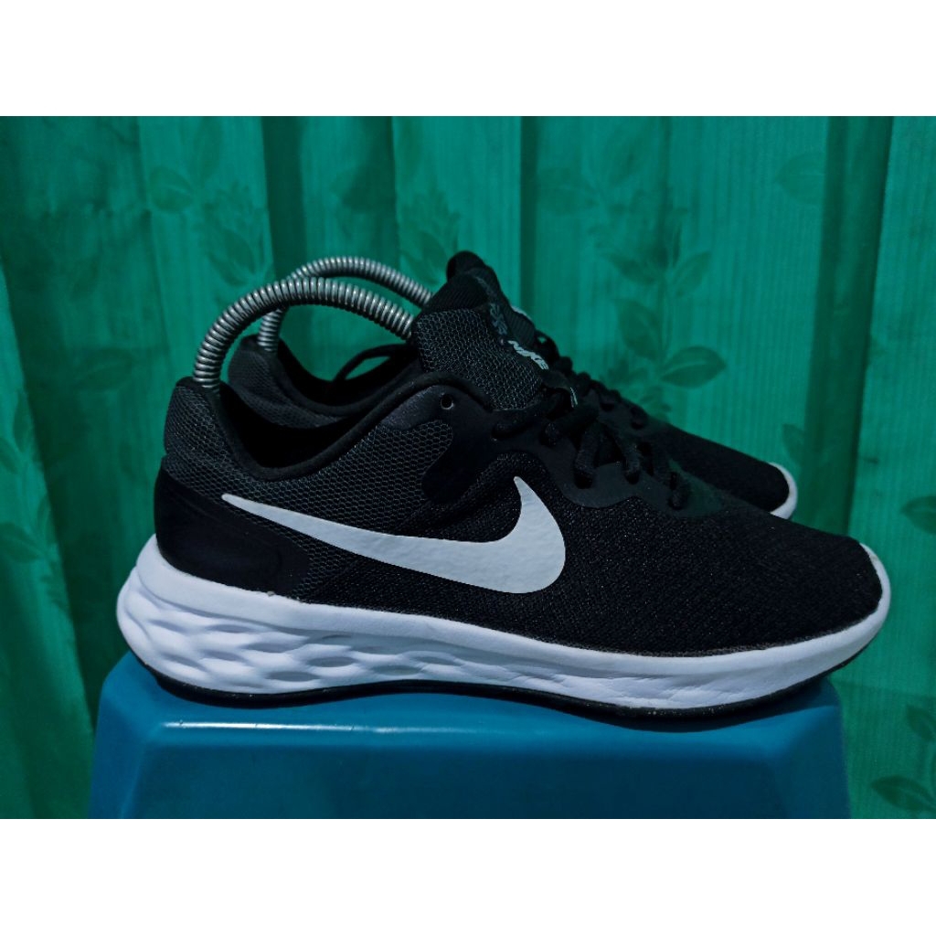 Nike revolution 6 running