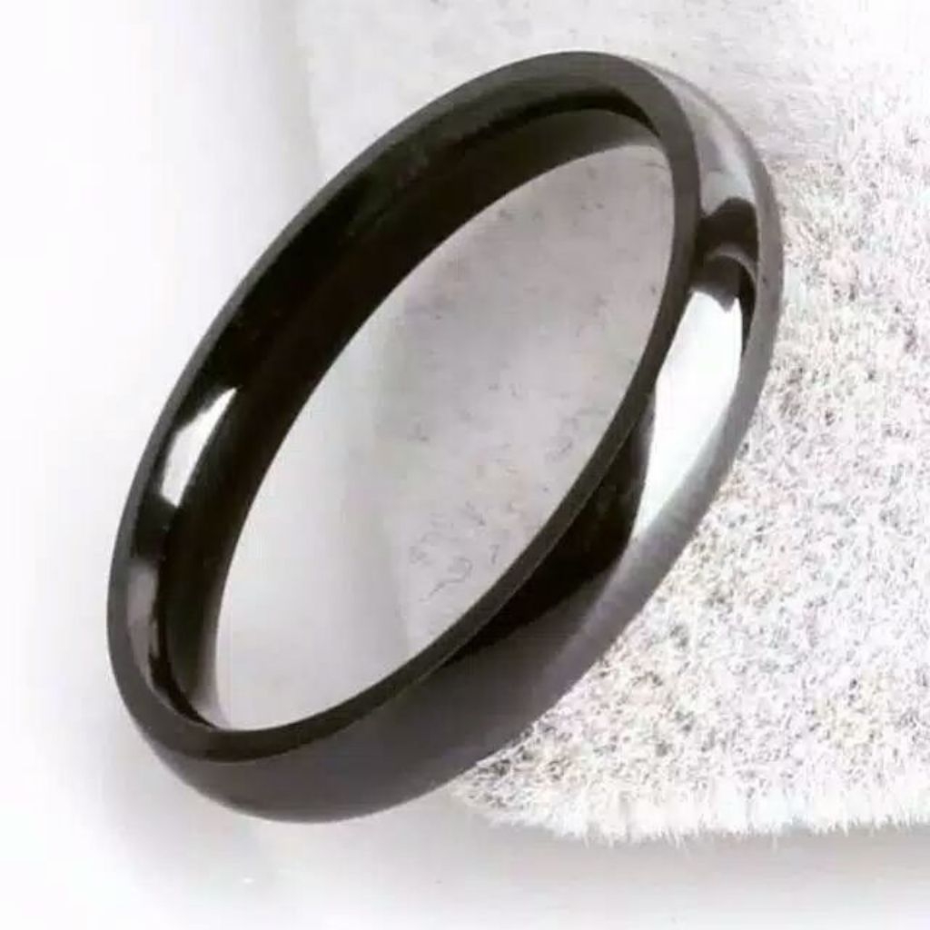 Cincin titanium couple polos sedang warna hitam harga termurah