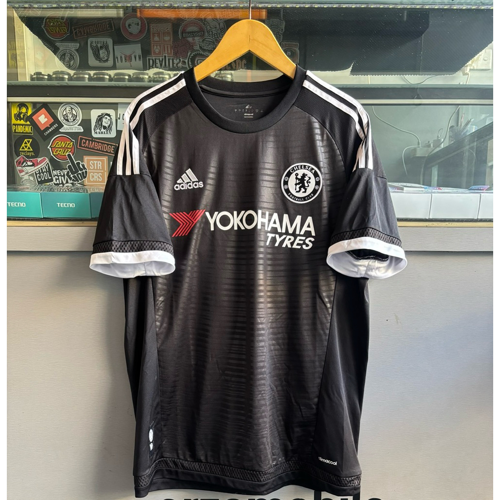 Jersey bola Chelsea Pato debut 2016