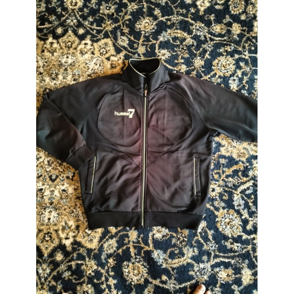jaket hummel