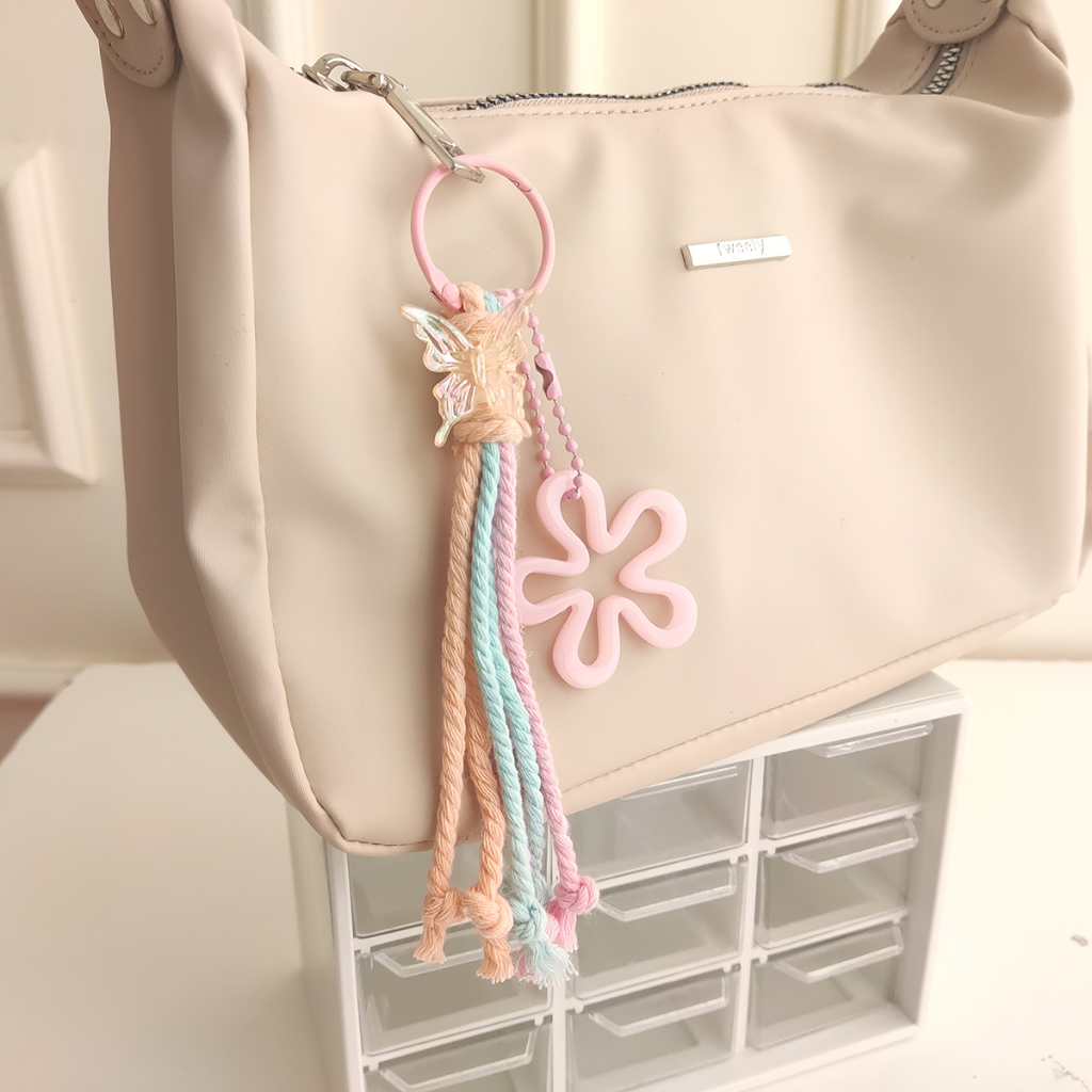 Bag Charm Kupu-kupu Pastel Gantungan Tas Tali Macrame Warna Pastel Aksesoris Tas Simpel Colorful Bag
