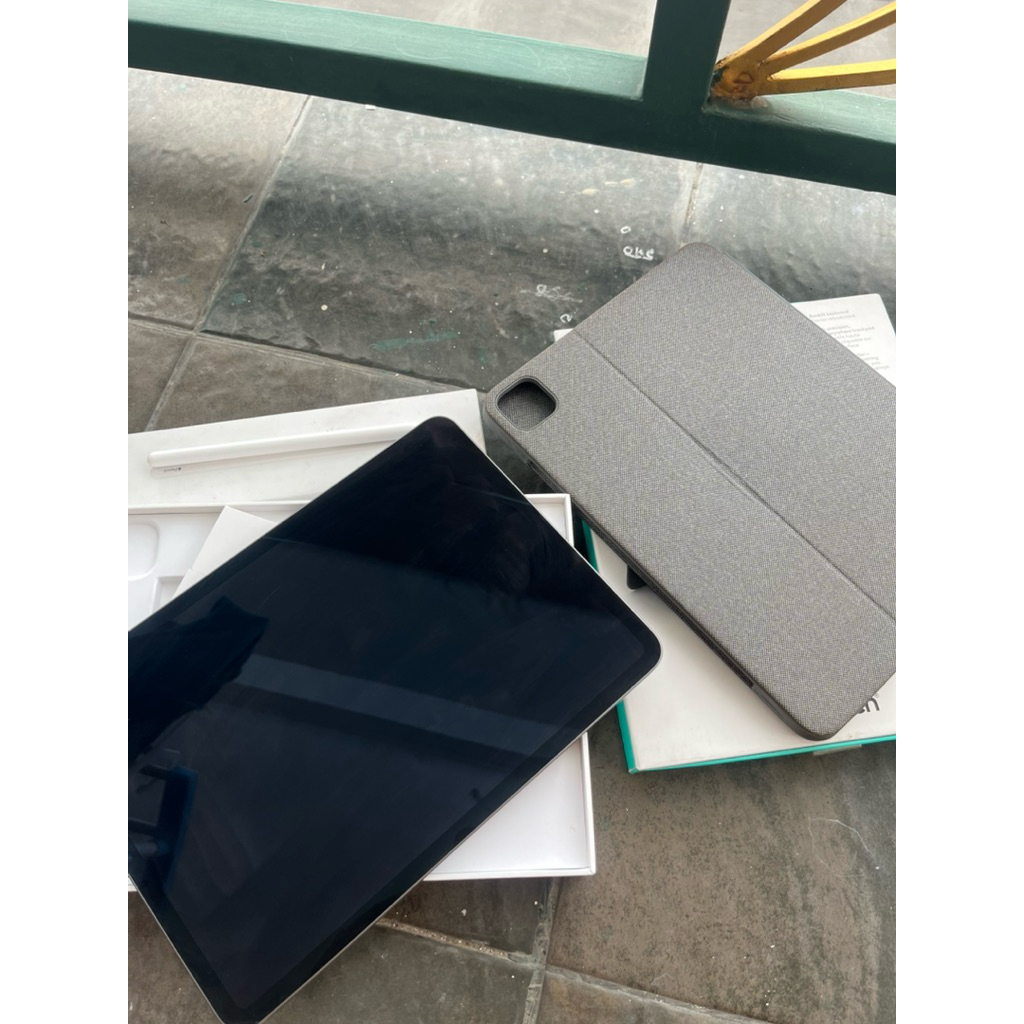 IPAD PRO GEN 3 M1 2021 11 inch CPO 128GB WIFI ONLY SECOND APPLE PENCIL 2 KEYBOARD LOGITECH COMBO TOU